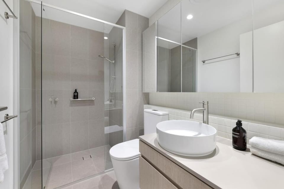 Yves Ocean Views Luxe 2BR Mermaid Beach Apartment in Mermaid Beach