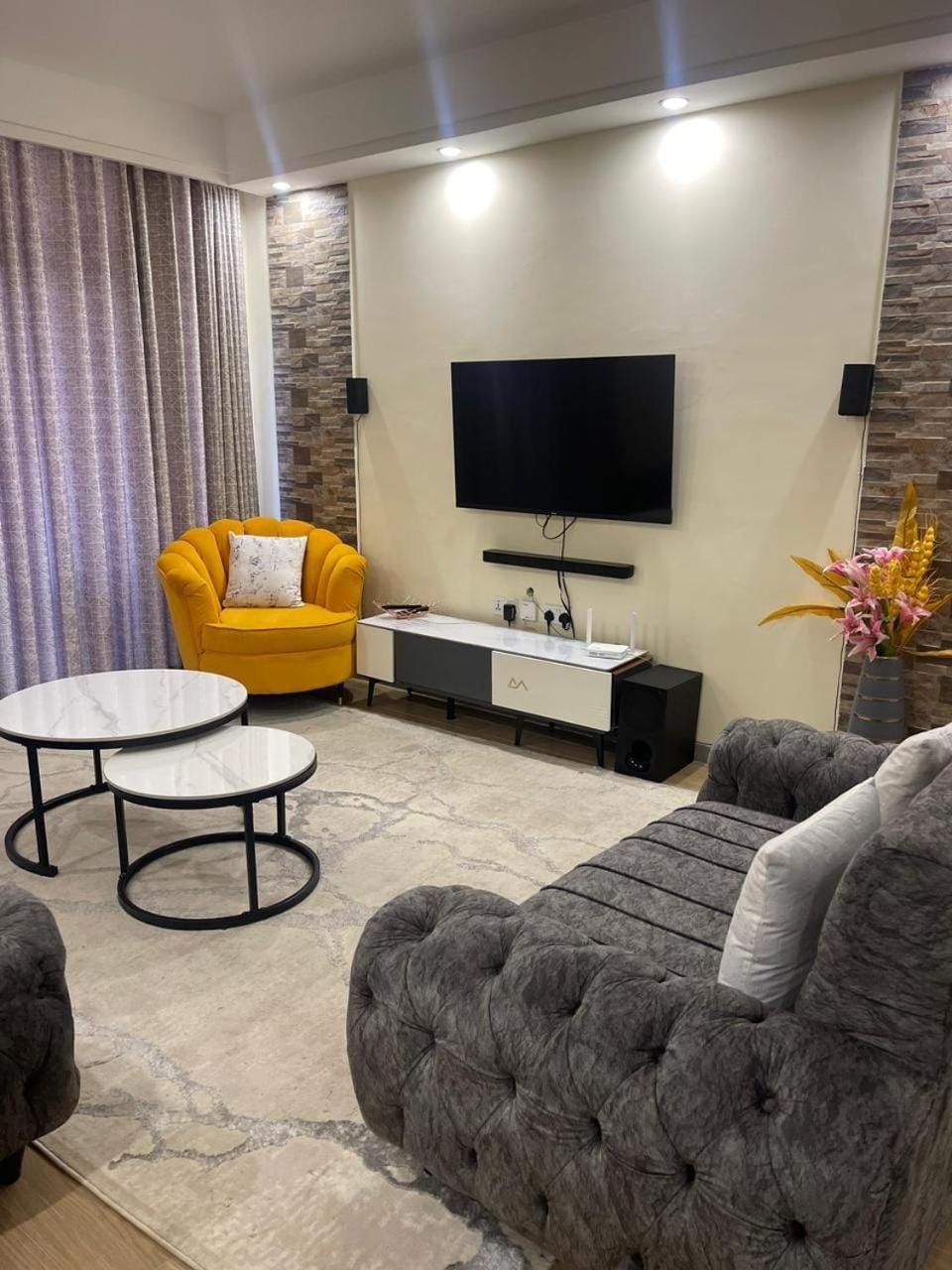 fabulous homes in kilimani apartment with amazing breathtaking city views, swimming pool, ample parking space and children playground area Apartment in Nairobi
