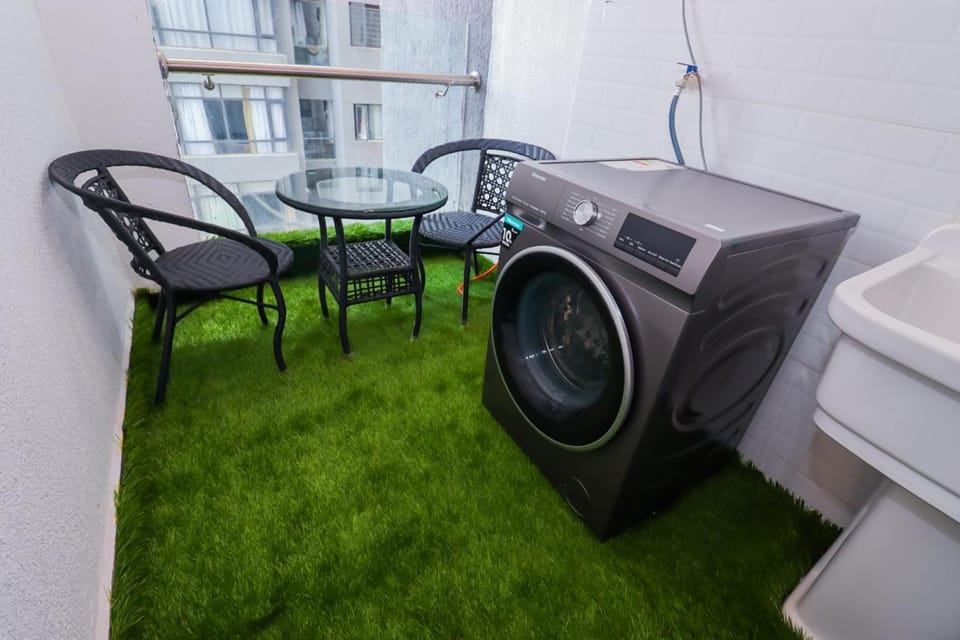fabulous homes in kilimani apartment with amazing breathtaking city views, swimming pool, ample parking space and children playground area Apartment in Nairobi