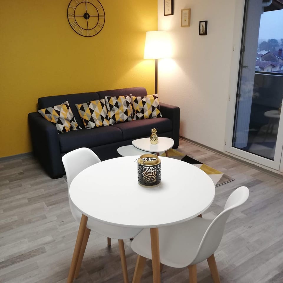Studio cosy avec balcon Vue sur les toits de Dax Apartment in Dax