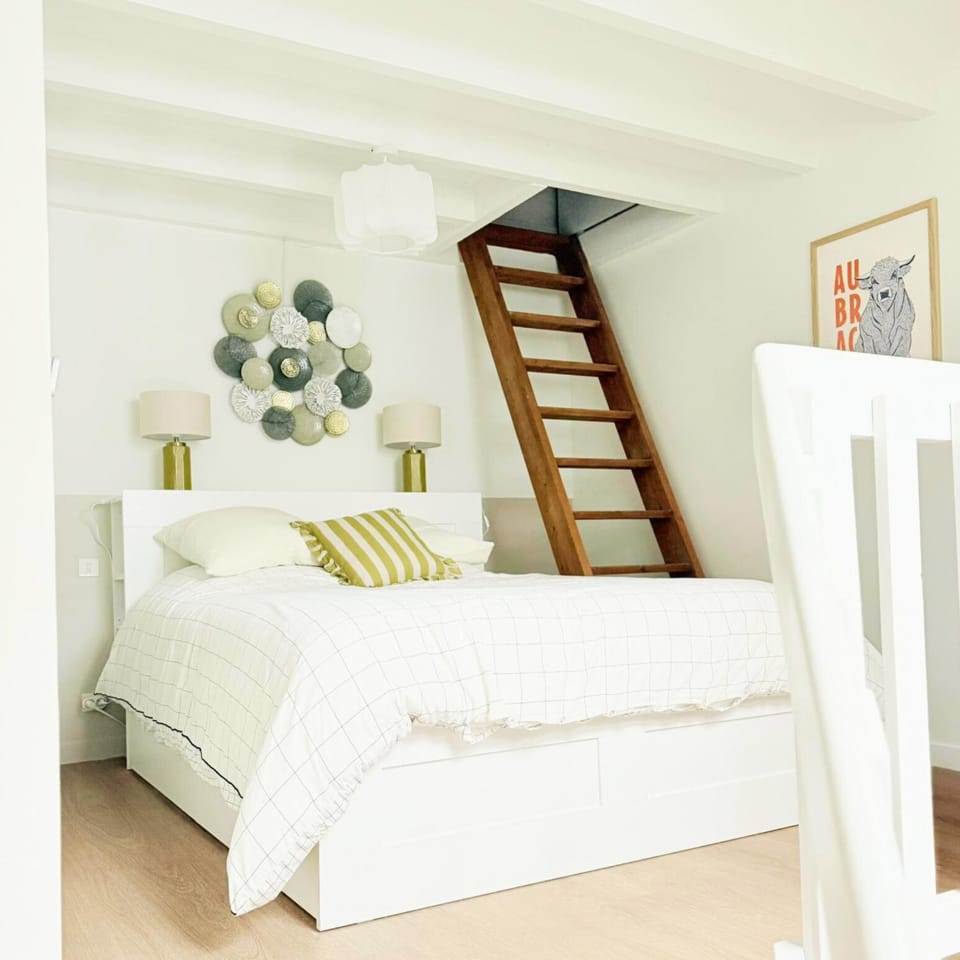 Bed, Bedroom