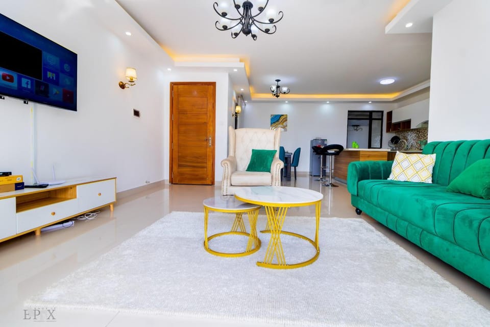 serene stays apartment with swimming pool ,private parking space and amazing scenic city views Apartment in Nairobi