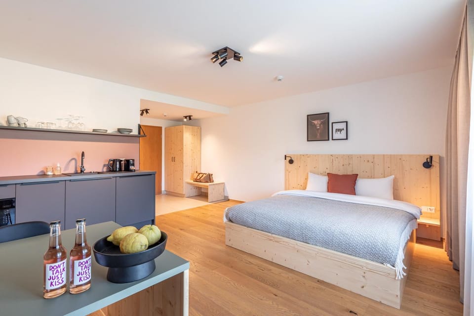 Kitchen or kitchenette, Bedroom
