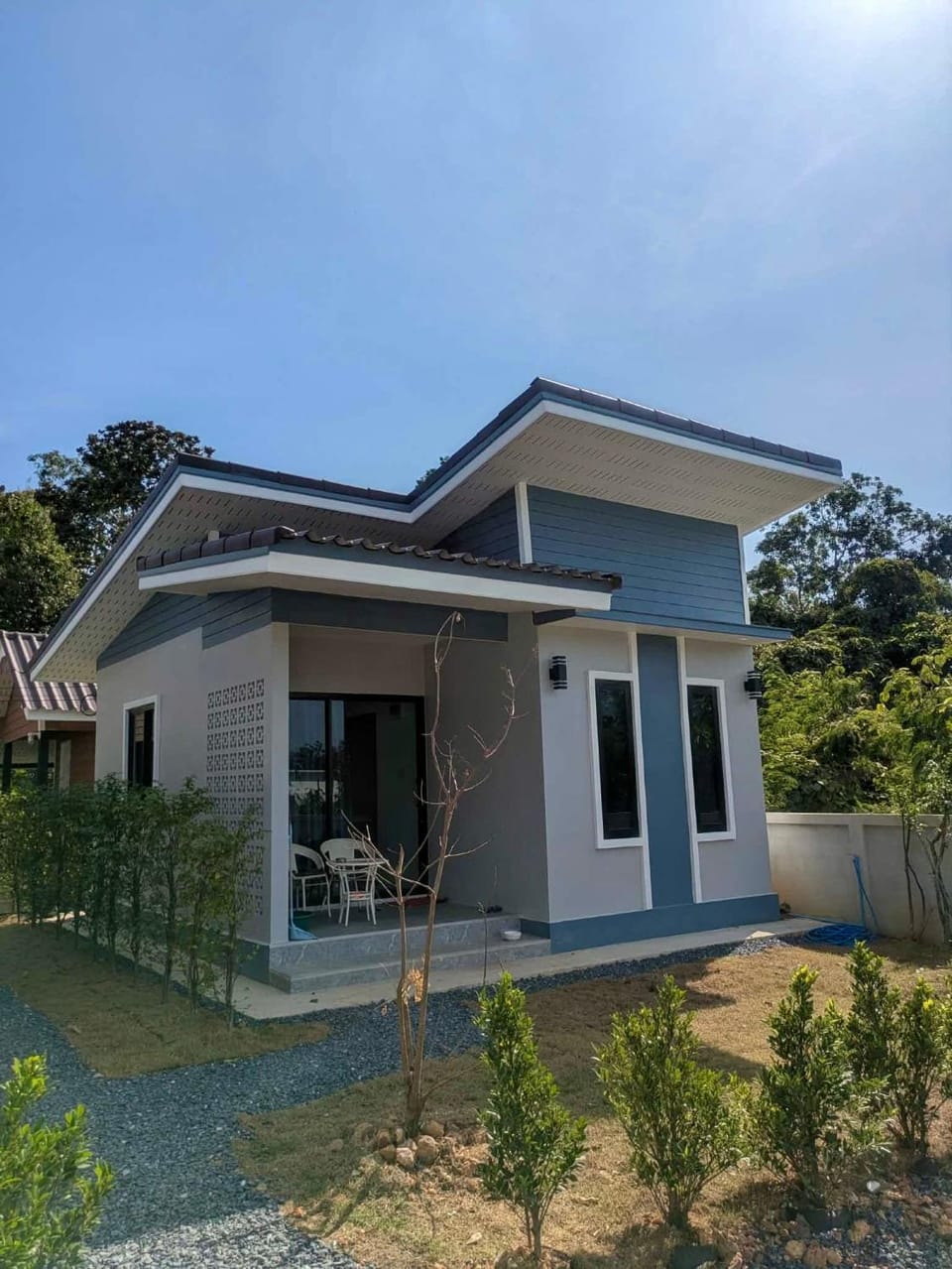Property building, Day, Garden, Garden view