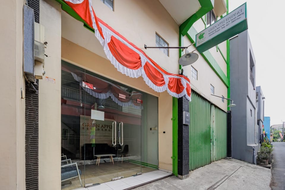 Facade/entrance