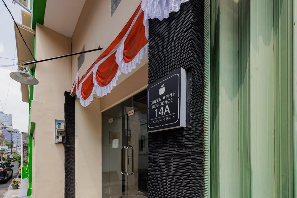 Facade/entrance
