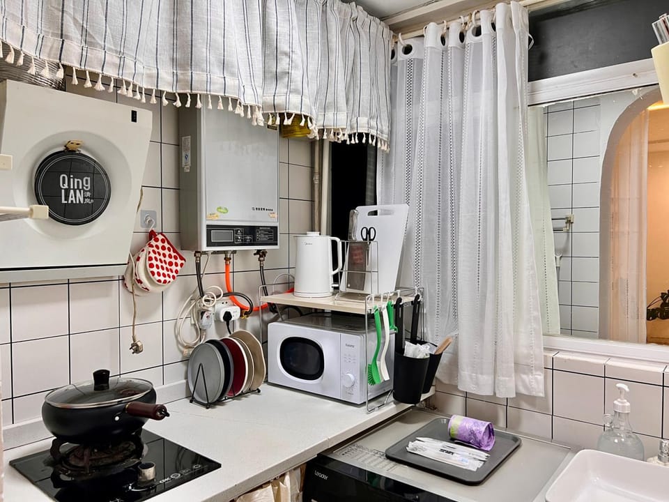 Kitchen or kitchenette, stove