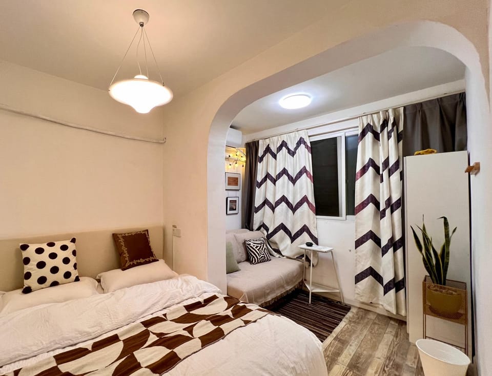 Property building, Bed, Photo of the whole room, Bedroom