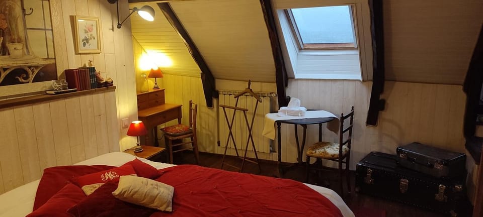 Property building, Living room, Bedroom