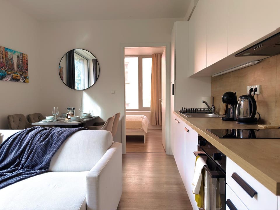 Coffee/tea facilities, Kitchen or kitchenette, Living room, Photo of the whole room, Seating area, Dining area, stove
