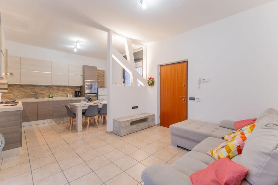 Kitchen or kitchenette, Living room, Seating area, Dining area, oven, pet friendly, stove