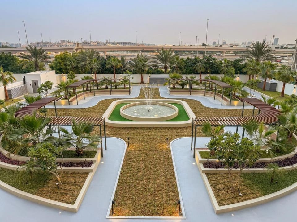 FIRST CLASS 1BR Luxury Near Burj Khalifa Apartment in Dubai
