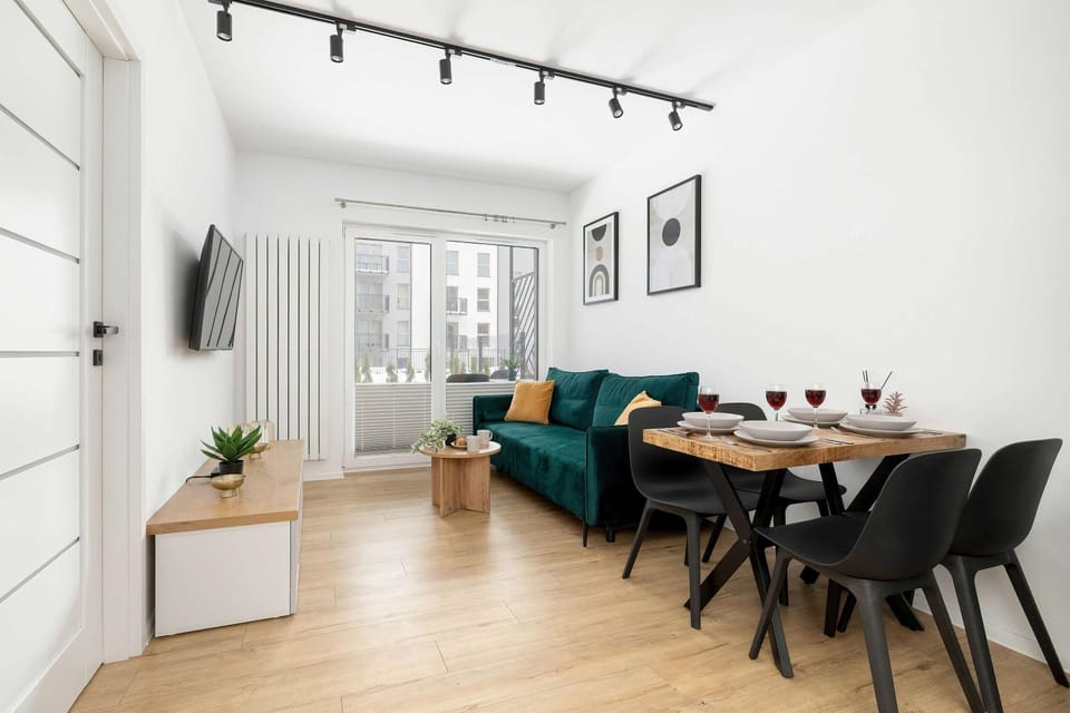 Communal lounge/ TV room, TV and multimedia, Living room, Seating area, Dining area