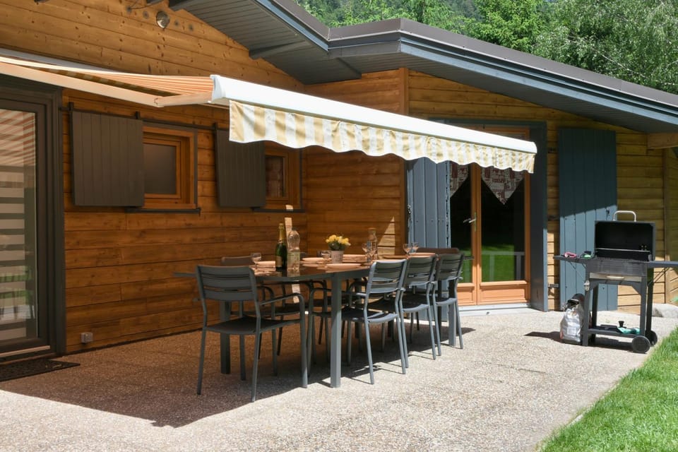Chalet Gérardmer Jacuzzi 6 places & salle de jeux & proche lac & parking privé Chalet in Xonrupt-Longemer