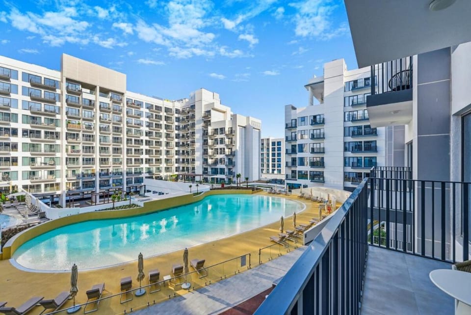 Bloomfields 1BR Azizi Mirage 1 DXB Prod. City Apartment in Dubai