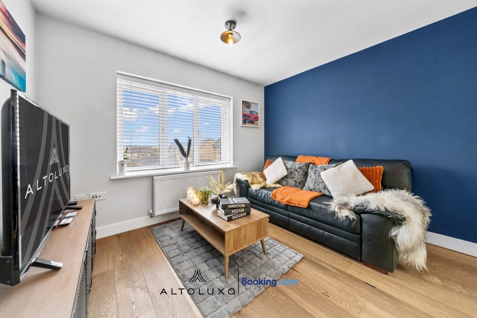 Comfortable 1BR House with Fast WiFi & Near Transport by AltoLuxo Short Lets & Serviced Accommodation Apartment in Bristol