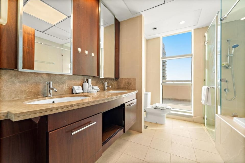 FIRST CLASS 3BR Prime Downtown City Lights Apartment in Dubai