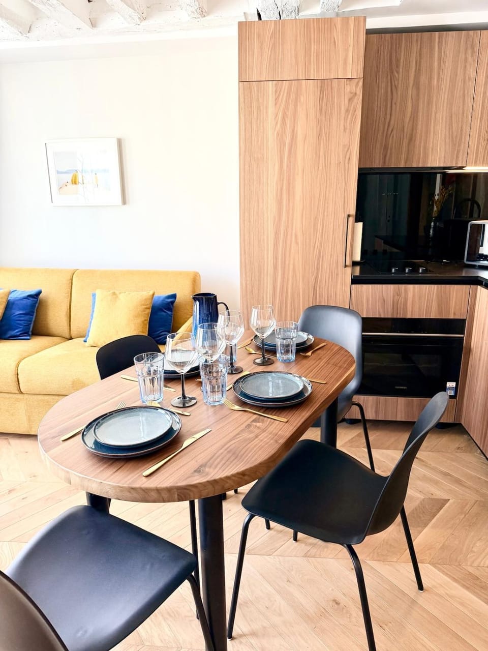 Living room, Dining area