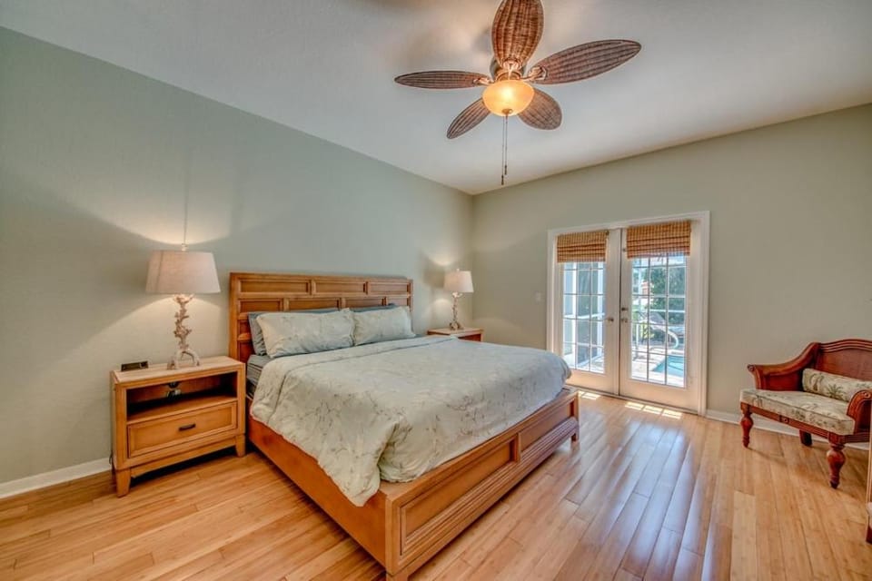 CoralVilla Harmony - heated pool, great location, BBQ grill House in Cape Coral