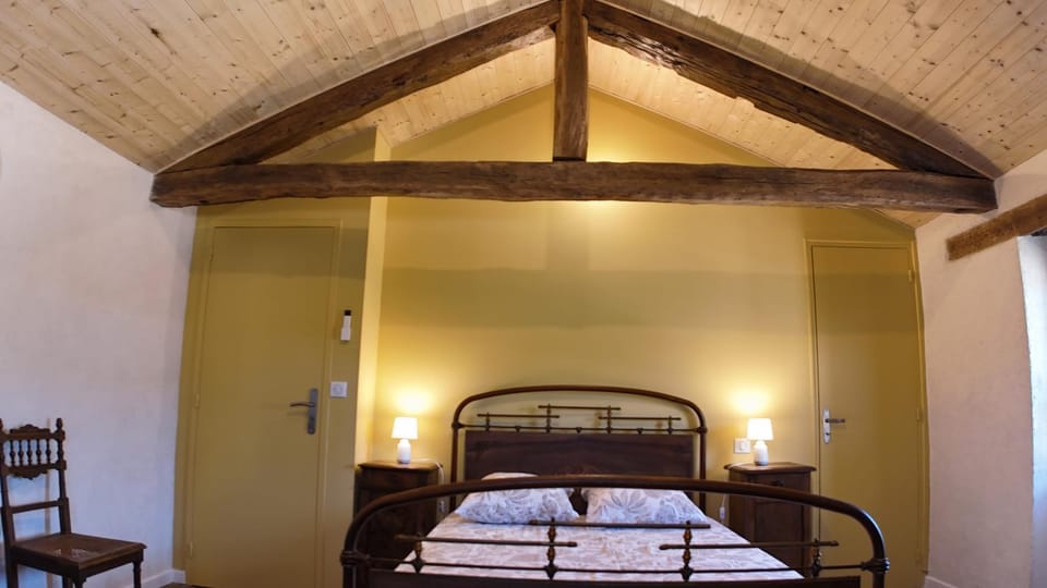 Property building, Living room, Bedroom