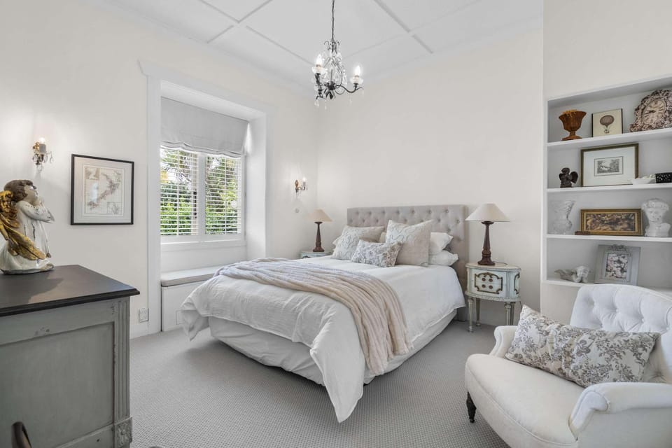 Elegant Character Villa - Walk to Claudelands House in Hamilton