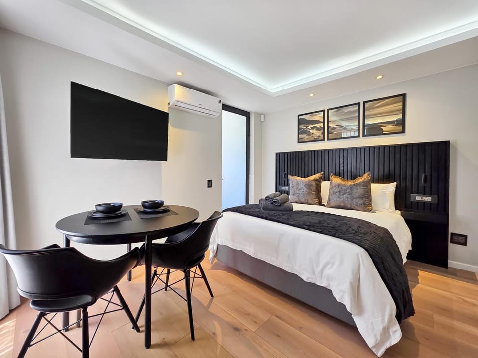 Bed, Bedroom, air conditioner