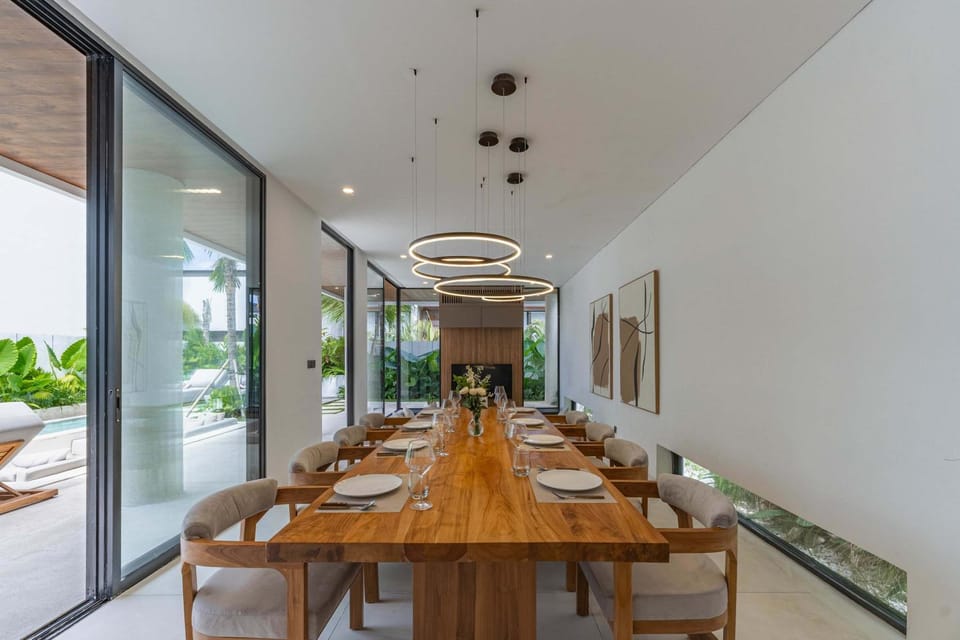 Brand New Villa Amber Luxury 4BR - Private Pool and Rooftop in Berawa, Canggu Villa in North Kuta