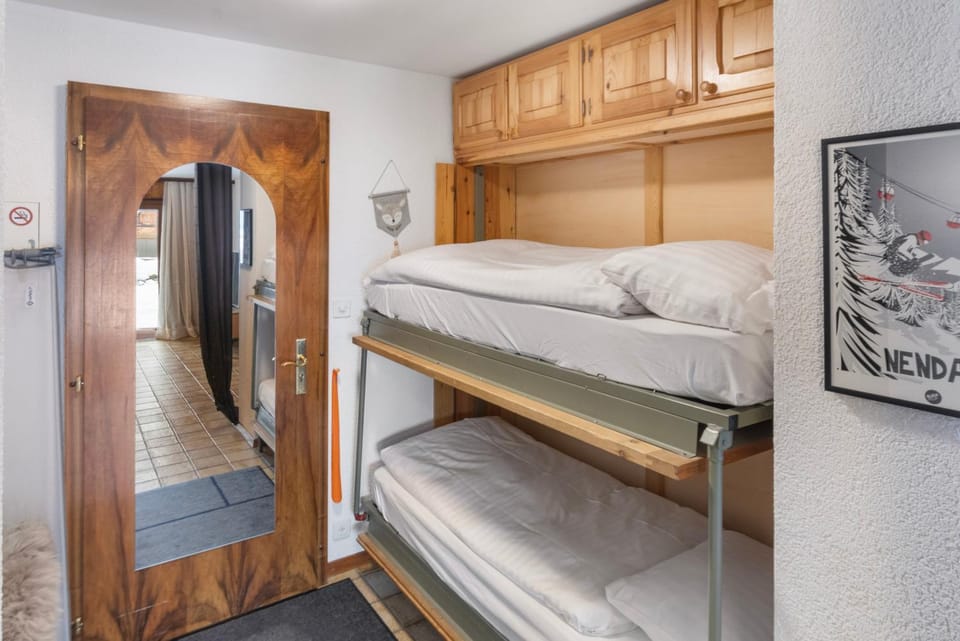 bunk bed