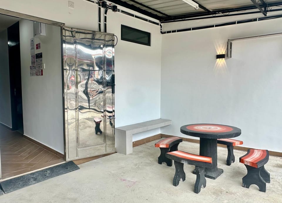 Easy Rooms Homestay JB Town near KSL CIQ Vacation rental in Johor Bahru