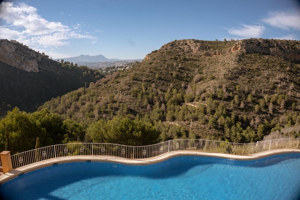 Mountain view, Pool view, Swimming pool, Swimming pool