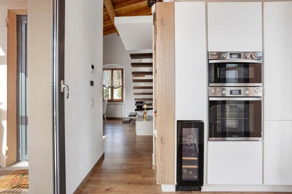 Property building, Kitchen or kitchenette, Living room