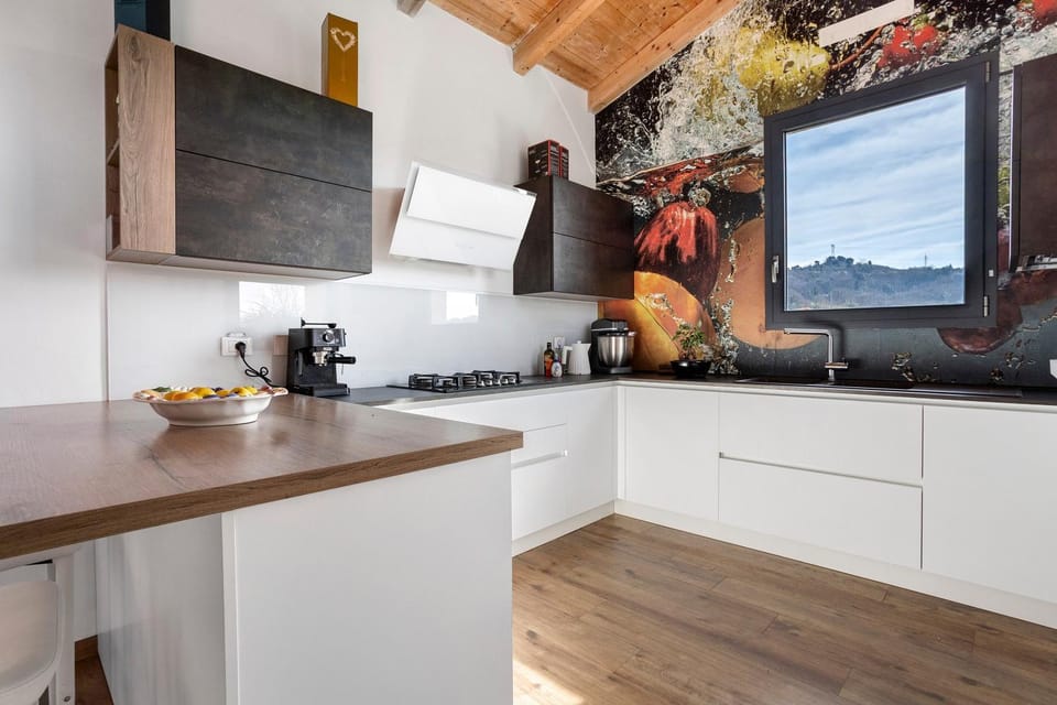 Kitchen or kitchenette, Living room