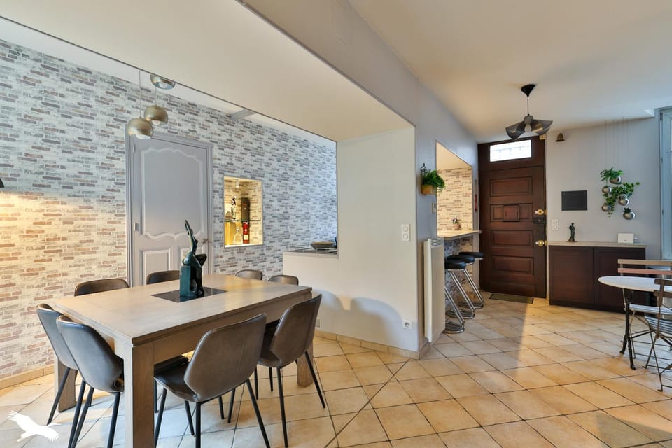 Dining area, heating, internet, kitchen