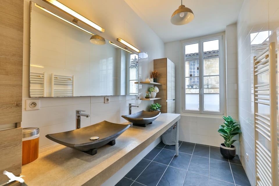 Shower, Bathroom, hair dryier