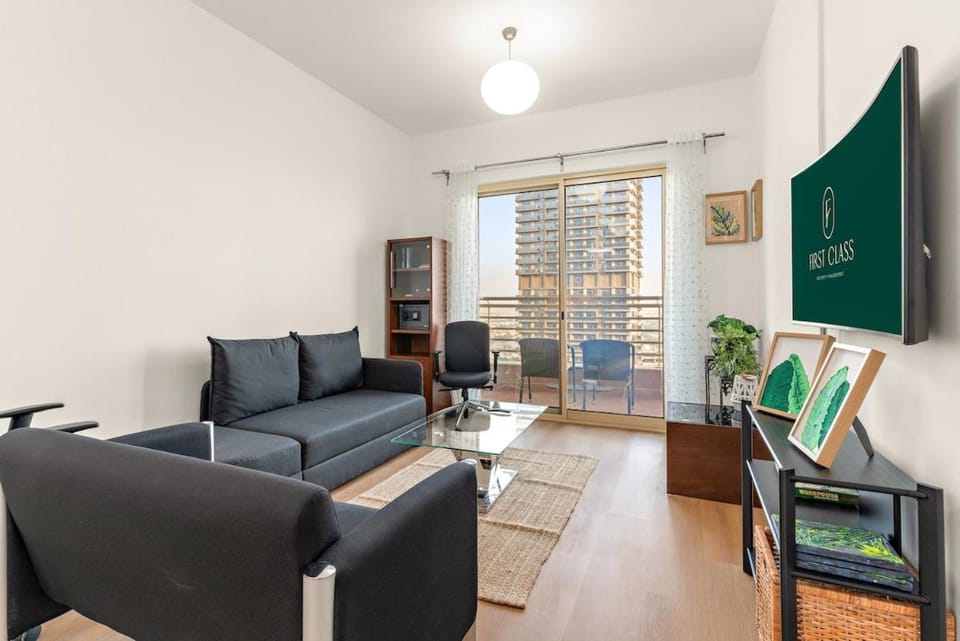 FIRST CLASS 1BR Urban Comfort in Vibrant JLT Apartment in Dubai