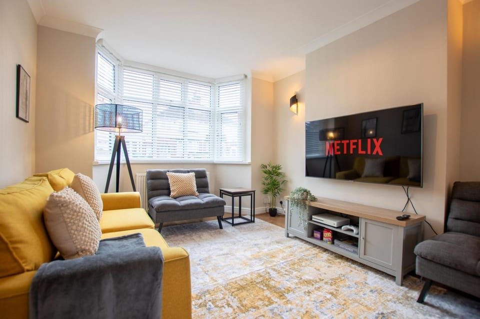 TV and multimedia, Living room, Seating area