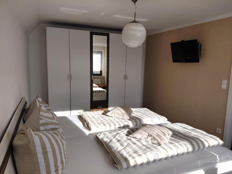 NEU! Moderne FeWo Koi 2 OG Usedom Apartment in Zirchow