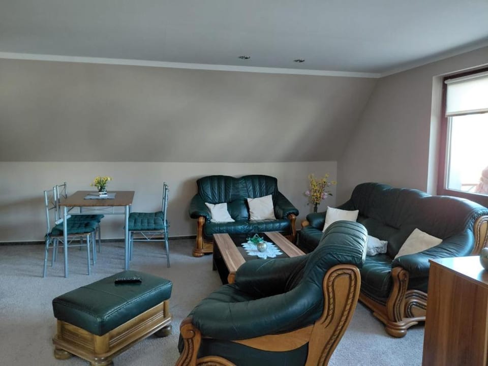 NEU! Moderne FeWo Koi 2 OG Usedom Apartment in Zirchow