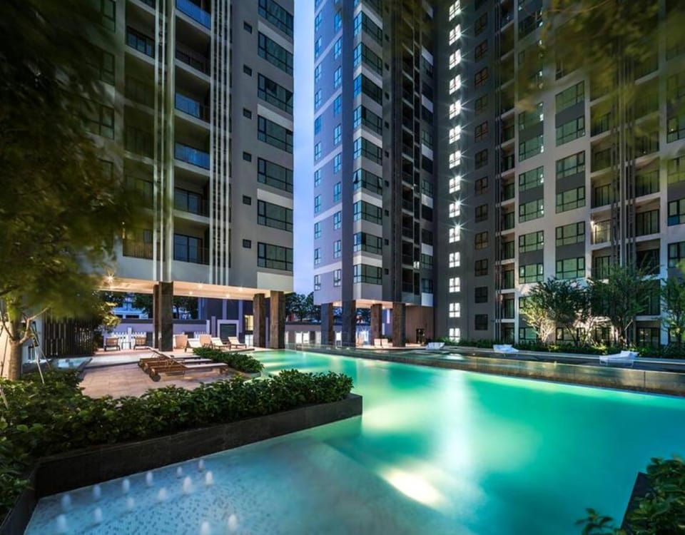 The Base海景网红顶层无边泳池 双卧室套房 海滩3分钟 Apartment in Pattaya City