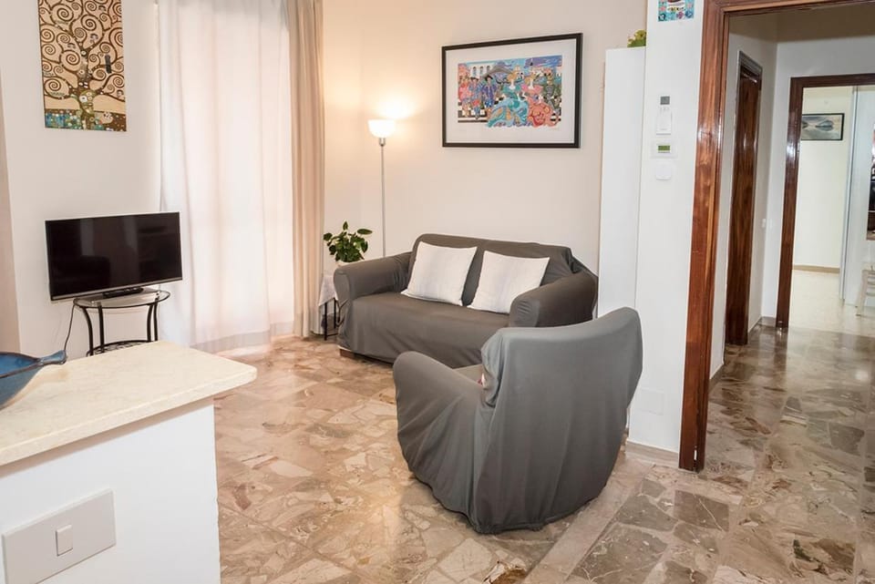 S177 - Sirolo, trilocale in centro con giardino Apartment in Sirolo