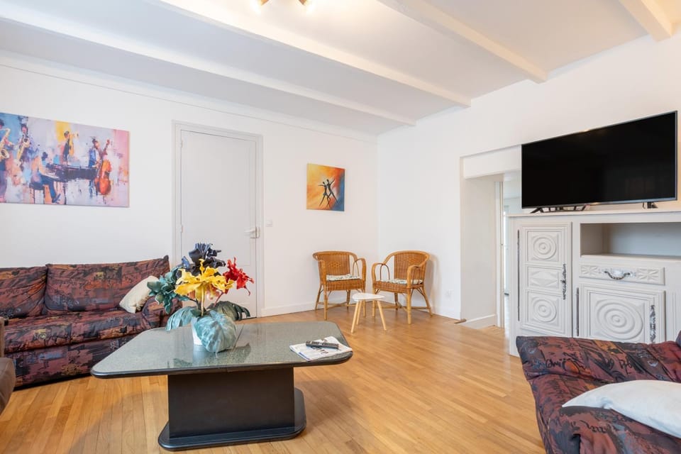 Property building, Living room