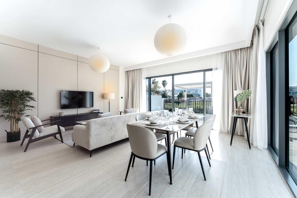 Free housekeeping visits during your stay - StayShort - 6BR Villa in Damac Lagoons that Sleeps 11 Villa in Dubai