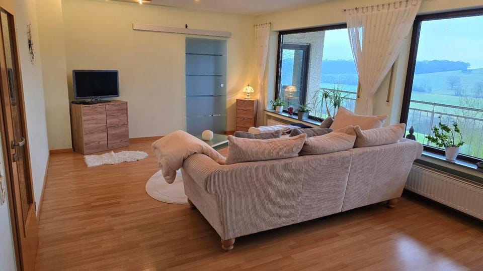 TV and multimedia, Living room, Photo of the whole room, Seating area