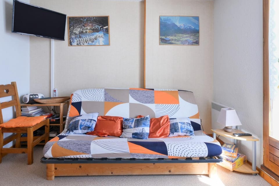 Living room, Bedroom