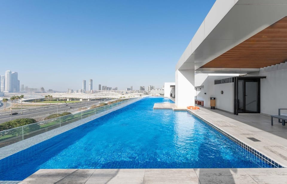 Free housekeeping visits during your stay - StayShort - Luxury 3BR Apartment in Meydan that Sleeps 5 Apartment in Dubai