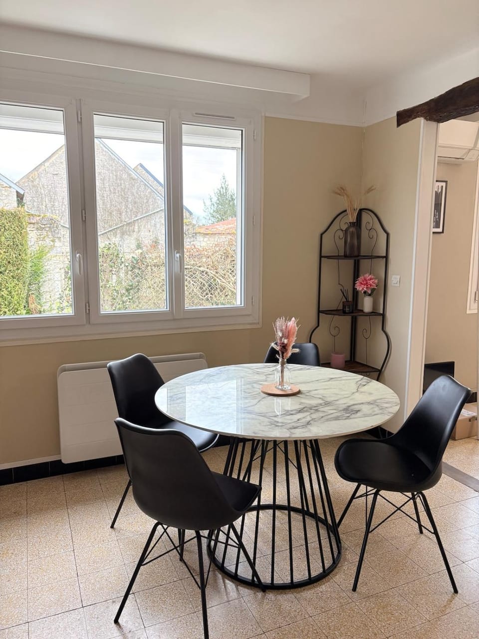 MAISON STUDIO AVEC VERANDA ET JARDIN a SANCHEVILLE Apartment in Île-de-France