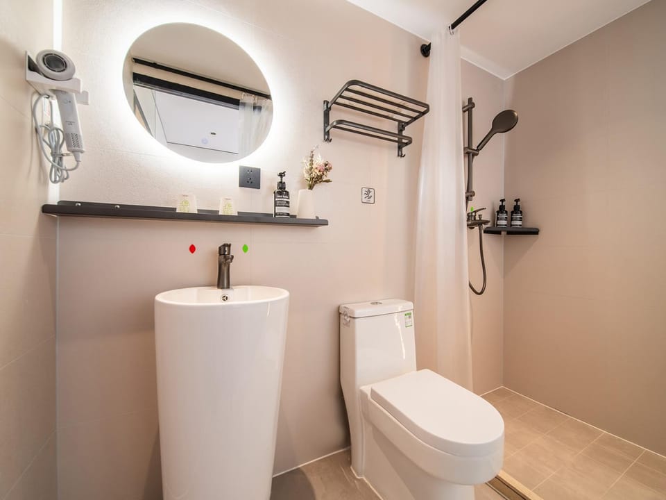 青季酒店MiNi上海虹桥机场国展中心沪青平公路店 Hotel in Shanghai