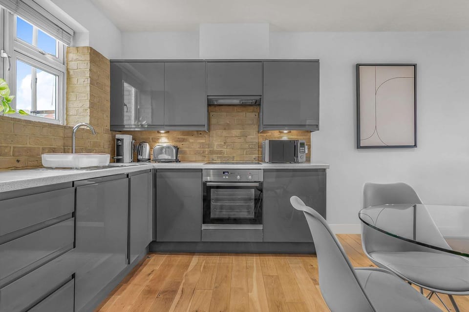 Skylit Top-Floor Studio - Soho - Sleeps 4 Apartment in City of Westminster