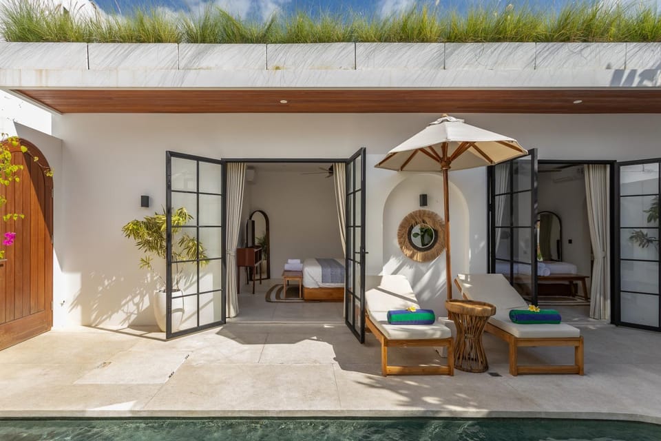 Tropical Oasis - 2BDR Central Canggu quiet luxury! Villa in North Kuta