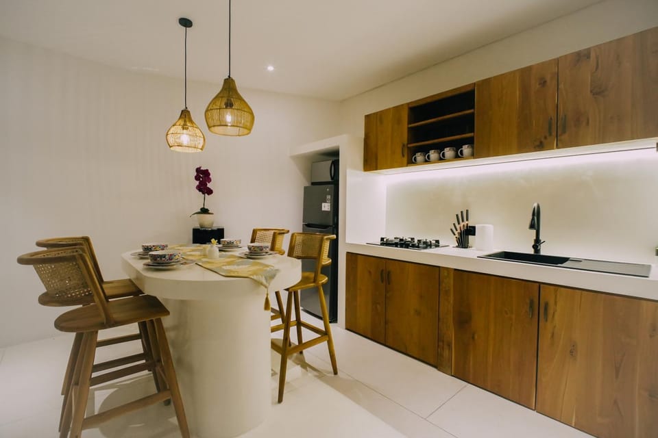 Tropical Oasis - 2BDR Central Canggu quiet luxury! Villa in North Kuta